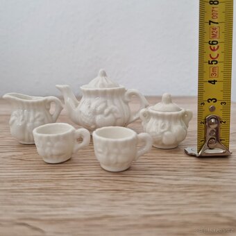 Starý porcelánový set miniaturního nádobí - 3