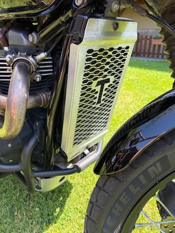 Triumph Street Scrambler 900 - 3