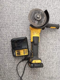 Aku bruska DeWALT - 3