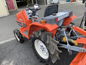 Malotraktor Kubota - 3