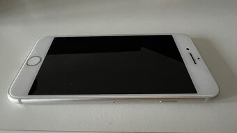 iPhone 8 64GB – plně funkční - 3