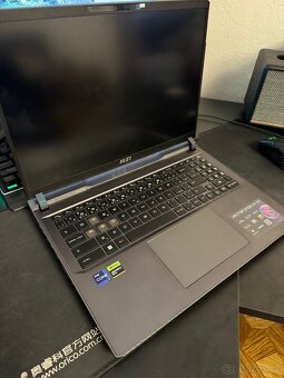 Notebook MSI Vector GP68 HX 12VH - 3