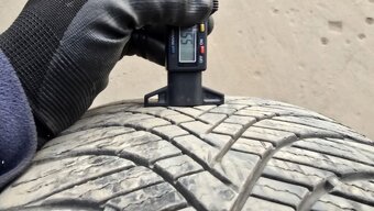 Celoroční pneumatika 245/40/18 Goodride - 3