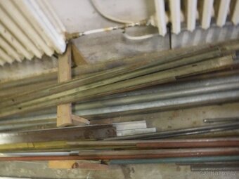 Různý kovový materiál - 3