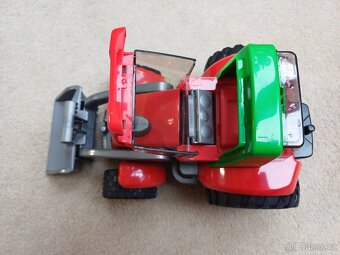 Bruder traktor - 3