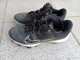 Spiky Nike vel.42,5 - 3