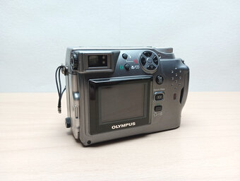 Olympus C-4000 Zoom - 3