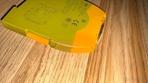 Pilz PNOZ S1 a Pilz 17753 bezpečnostní relé / vypínač - 3