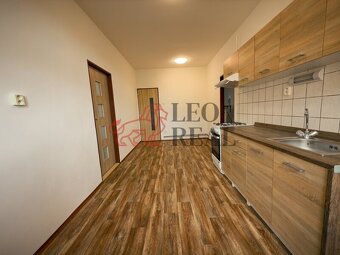 Pronájem velkého bytu 2+1 67 m2, ul. Alejní, Teplice - centr - 3