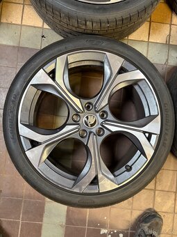 Alu r19 Octavia IV 225/40/19 - 3