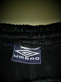 tepláky Umbro - 3