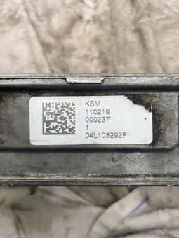 Hlava 04L103064E A vačky 04L103292F - 3