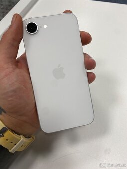 iPhone 16e 128gb, pouze rozbalený - 3