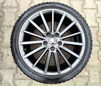 Alu kola originál Škoda Octavia III, RS 5x112 R18 Turini - 3