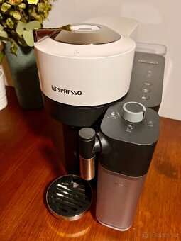 Kapslový kávovar De'Longhi Nespresso minimálně využívaný - 3