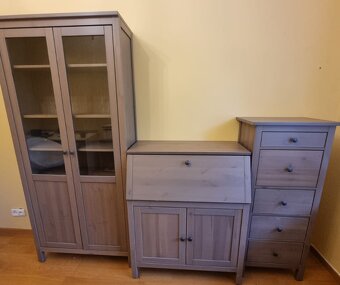 Vitrína Ikea Hemnes (šedo hnědá) - 3