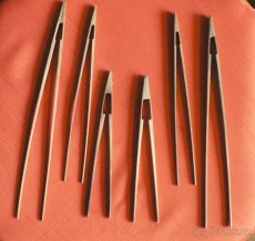 Čínské obrázky, malovaný tác, hůlky, pinzety, prostírání aj. - 3