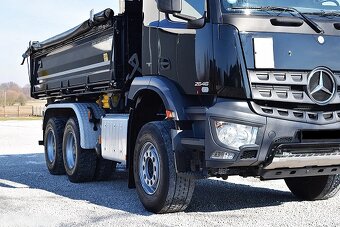 Mercedes-Benz AROCS 2646 6x4 - třístranný sklápěč - 3