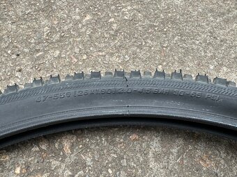 Plaste pneu Schwalbe Black Jack 1,9x26” - 3