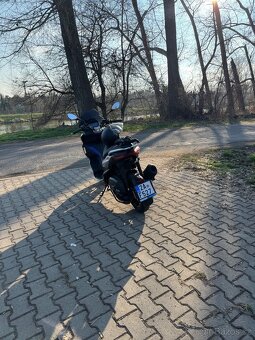 Aprilia SR GT 125 - 3