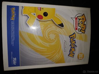 Pikachu Funko Pop 353 - 3