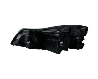 Pravý přední halogen 1Z1941016F Škoda Octavia 2 FL r.v. 2011 - 3