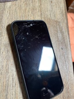 Iphone 16 - 3