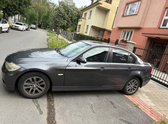 BMW E90 320D - 3