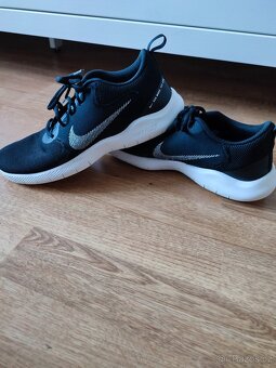 Sportovní boty, tenisky - 3