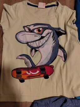 Oblečení (vel. 116 a výš) a přezůvky (vel. 30) - 3