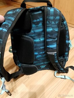 Prodám Školní tašku v krásném stavu - 3