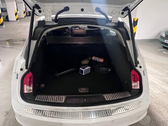 Opel Insignia Sports Tourer - 3