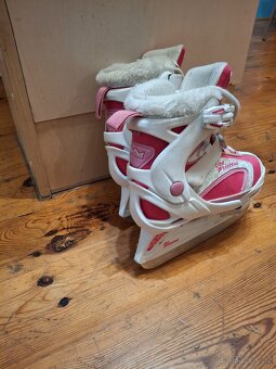 Dívčí rostoucí brusle na led - 3