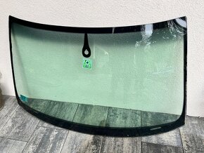 Čelní sklo zelené pruh - 3