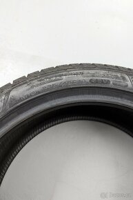 Zimní pneu 235/45 R18 GoodYear Ultragrip - 3