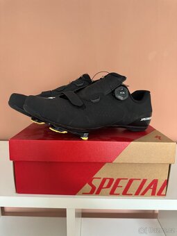 Silniční tretry Specialized Torch 2.0 - 3