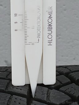 Zánovní zimní pneu Goodyear 205/55/19 vzorek 8mm - 3