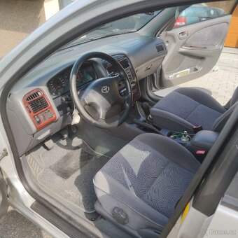 prodám TOYOTA AVENSIS kombi, benzín, 1.6, 81 kW - 3