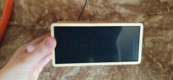 E-12_Budík s bezdrátovým nabíjením pro telefony - 3