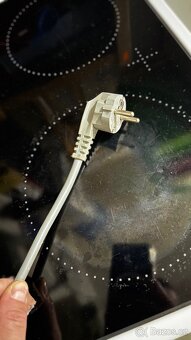 Sklokeramický elektrický sporák Mora 220v - 3