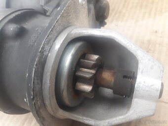 Nový startér Renault. 6V - 3