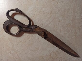staré velké nůžky - 3