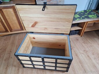 Truhla dřevěná okovaná - 3