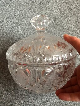 Broušená dóza s víčkem - 3