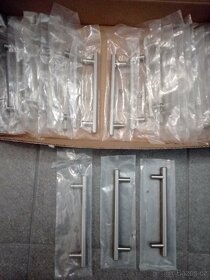 Prodám úchyty na kuchyňská dvířka - 3