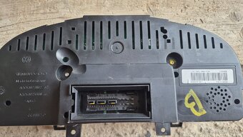 Budíky VW Golf 5 benzin - 3