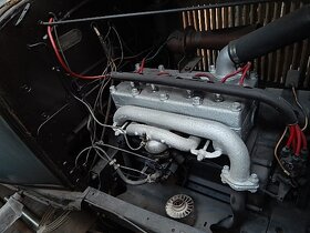 PLYMOUTH model 30-U Sedan - 3