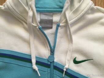 Mikina zn. NIKE vel. 40 - 3