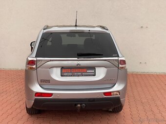 MITSUBISHI OUTLANDER  7 míst diesel manuál - 3