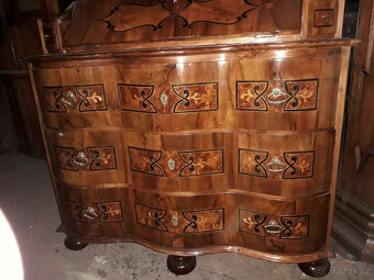 Svatostánek kolem roku 1760, ořech s intarzií - STARÁ RESTAU - 3